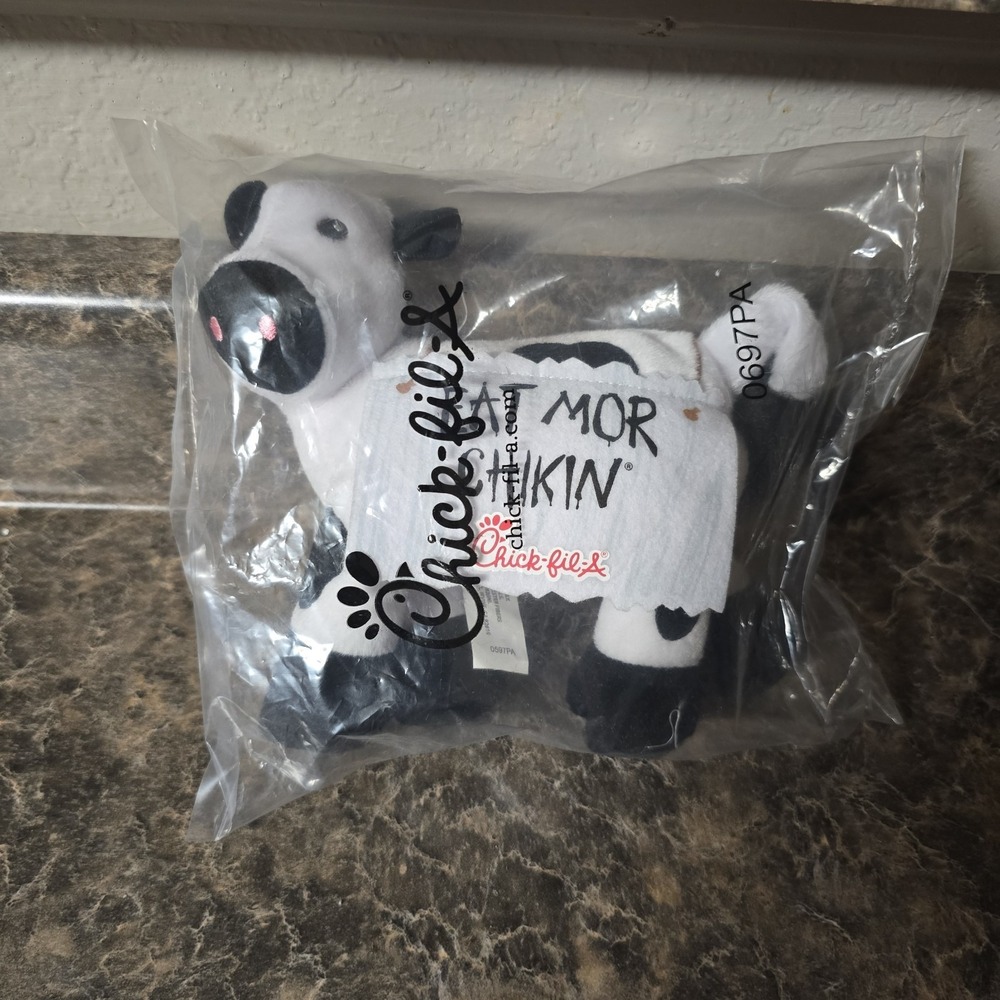 6" Chick-fil-A Eat Mor Chikin Cow Stuffed Animal Plush 2017 Restaurant Exclusive